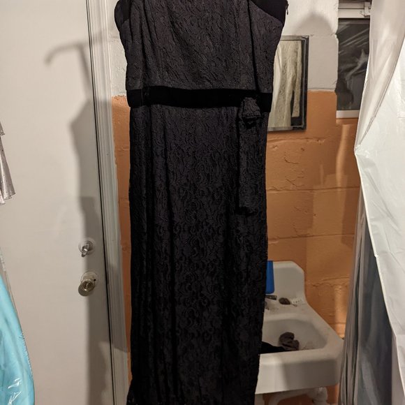 Black formal dress - Picture 5 of 8